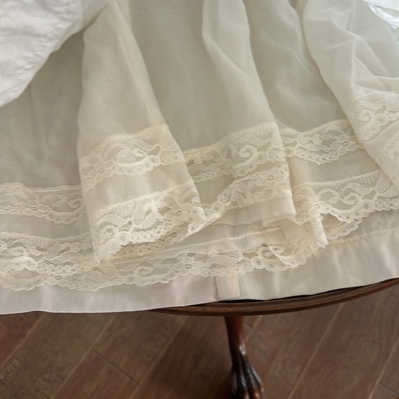 Vintage Porcelain Baby Doll in Christening Gown - Picture 5 of 9